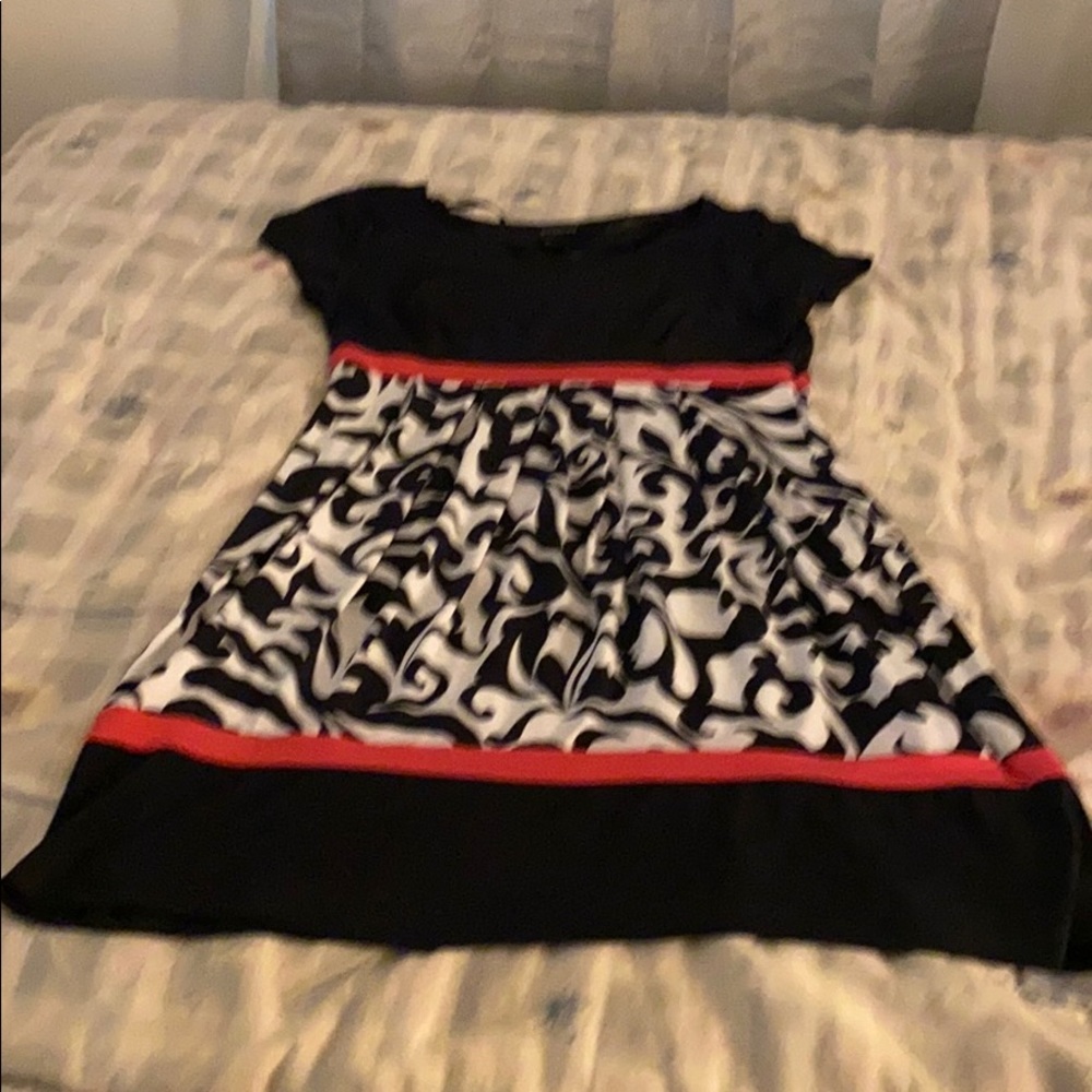 Black and white dress with pink trim